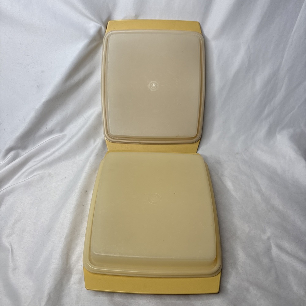 Vtg 2 TUPPERWARE Harvest Gold Deviled Egg Carrier Trays 723-2 / 723-4 Read